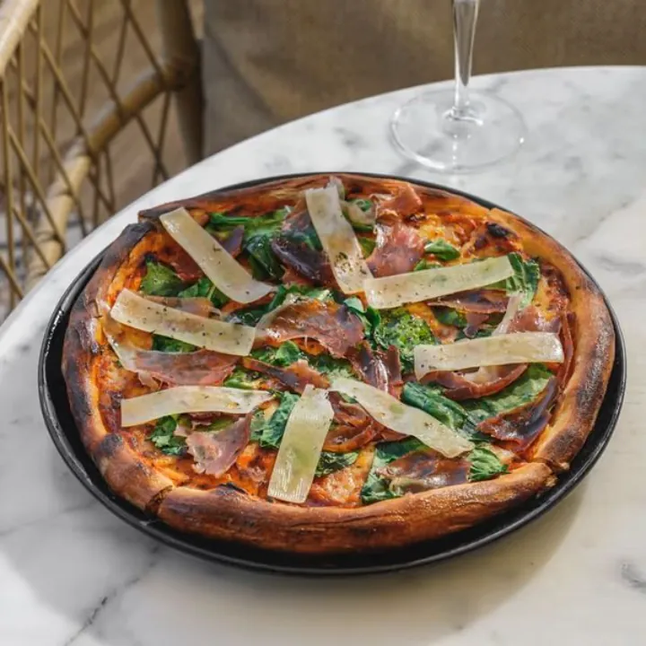 Pizzas Rúgula y Prosciutto