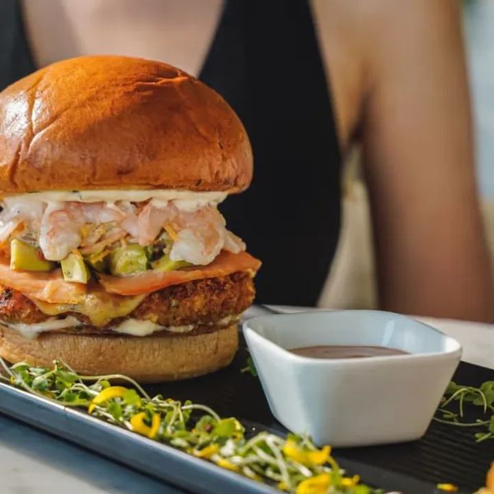 Salmón Crunch Burger
