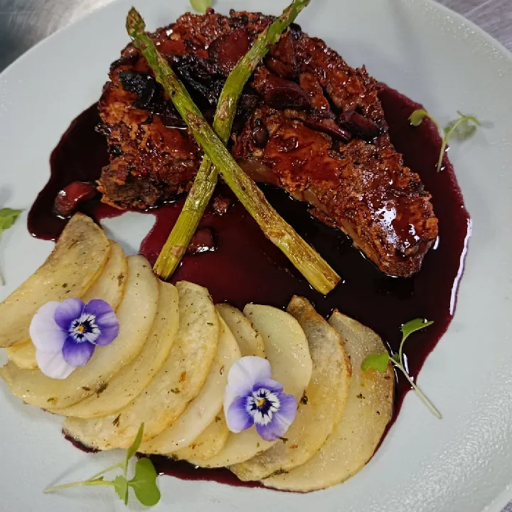 CHULETÓN DE CERDO ENCOSTRADO