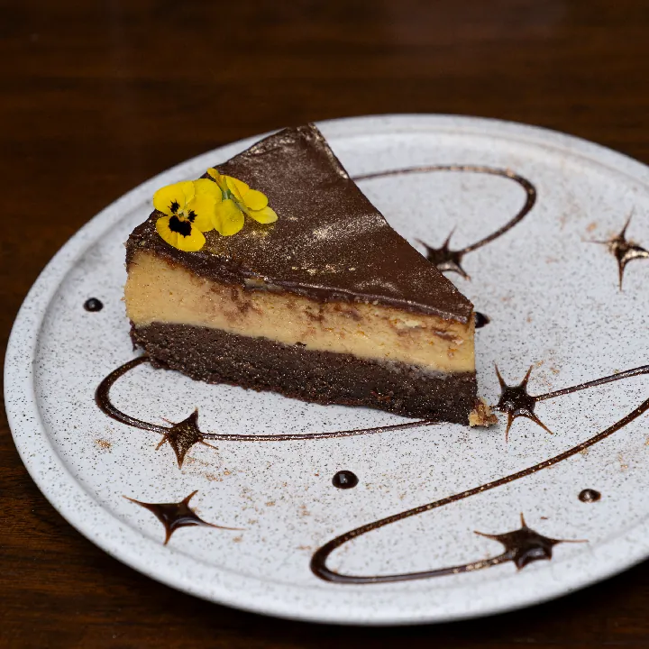 CHEESECAKE DE BROWNIE