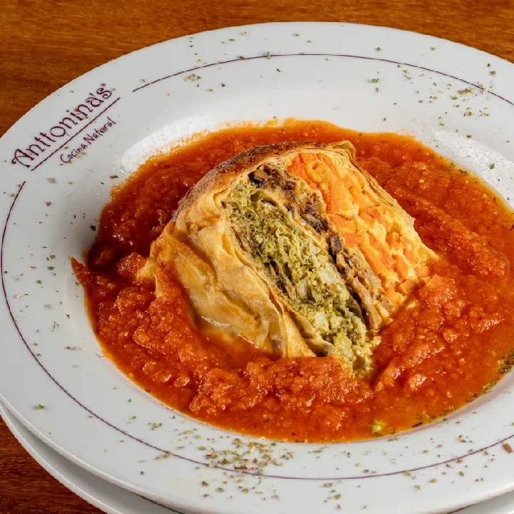 Gateau de Verduras en Salsa Napolitana