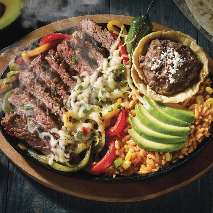 STEAK FAJITAS CON QUESO GRATINADO
