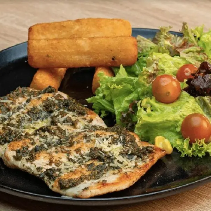 CHICKEN WITH PESTO