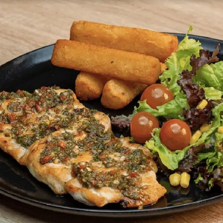 GRILLED CHICKEN WITH CHIMICHURRI
