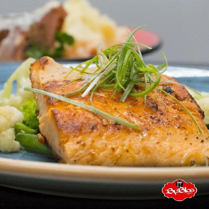 SALMÓN A LA PLANCHA