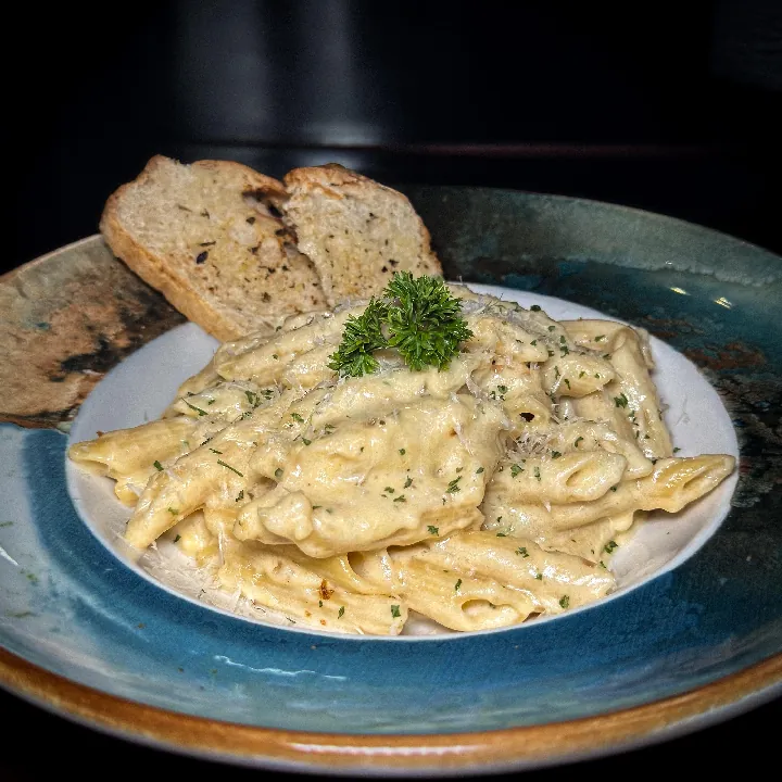 PENNE CUATRO QUESOS