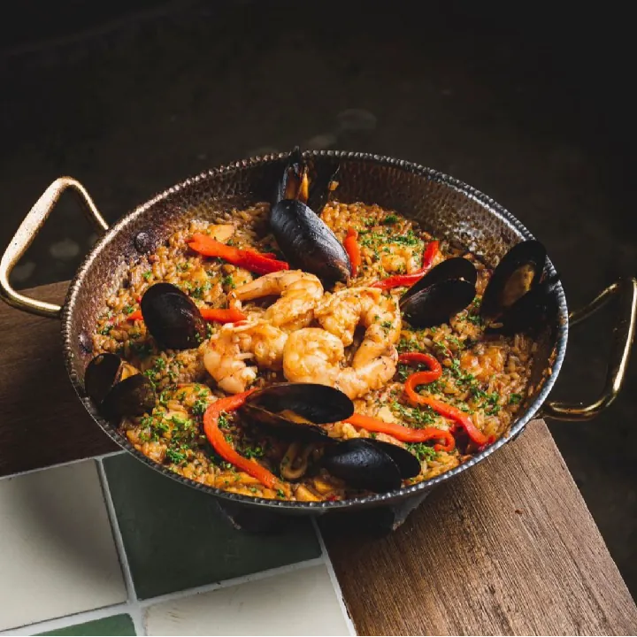 Paella de Mariscos (Para 2 personas)