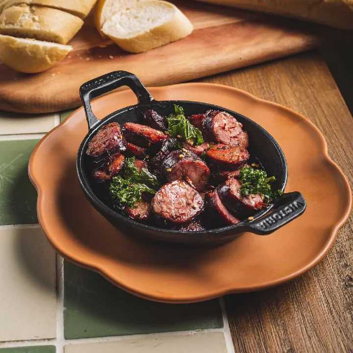 Cacerola de chorizo al vino tinto 