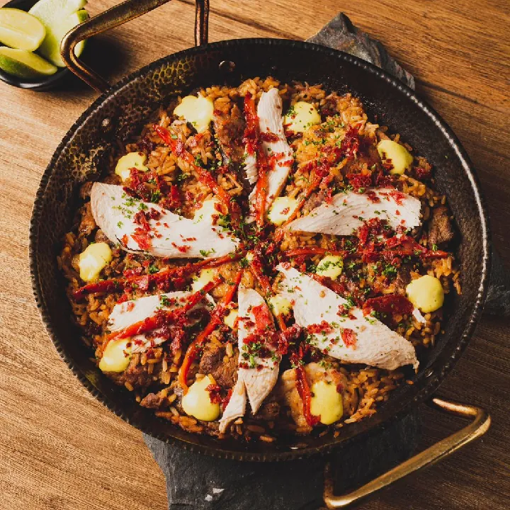 Paella de Carnes