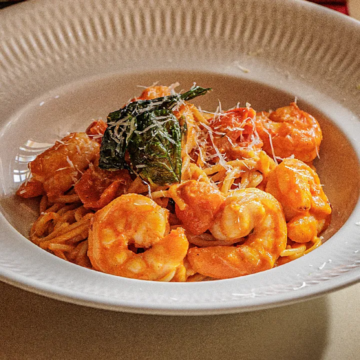 Spaghetti al Teléfono con Camarones