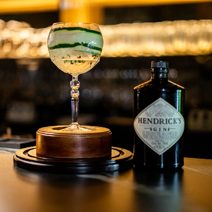 GIN TONIC HENDRICKS