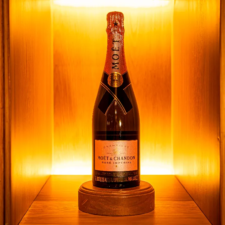 MOET ROSE