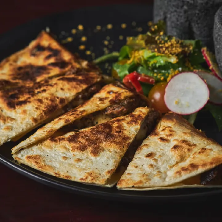 Quesadilla de Solomito, Chiles y Trufa