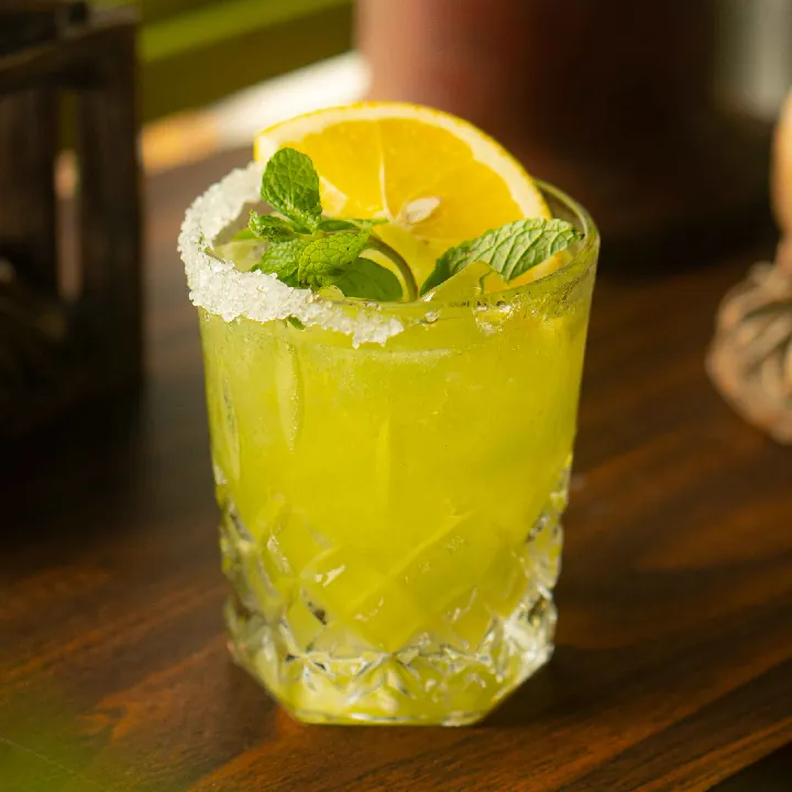 margarita kiwi y hierbabuena