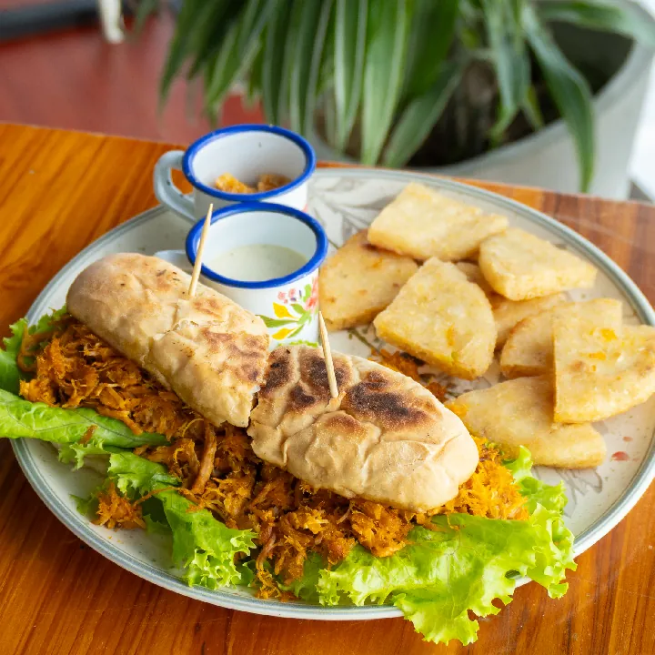 Sándwich alechonado