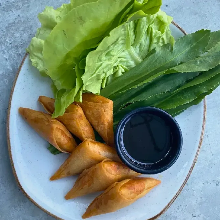 Samosas de cangrejo y camaron