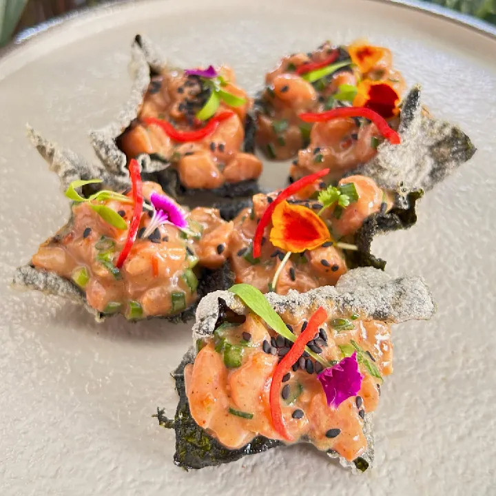 Taco Nikkei de salmon