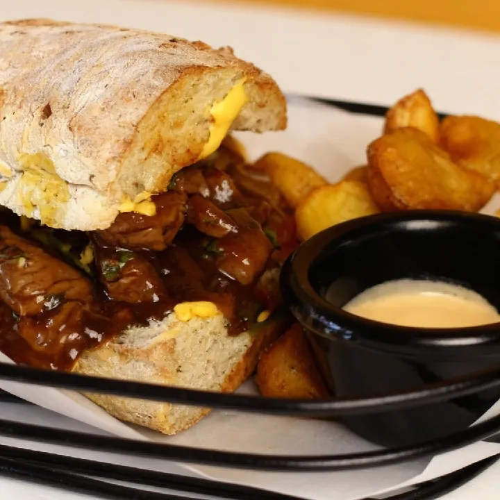 Sandwich de Lomo Saltado