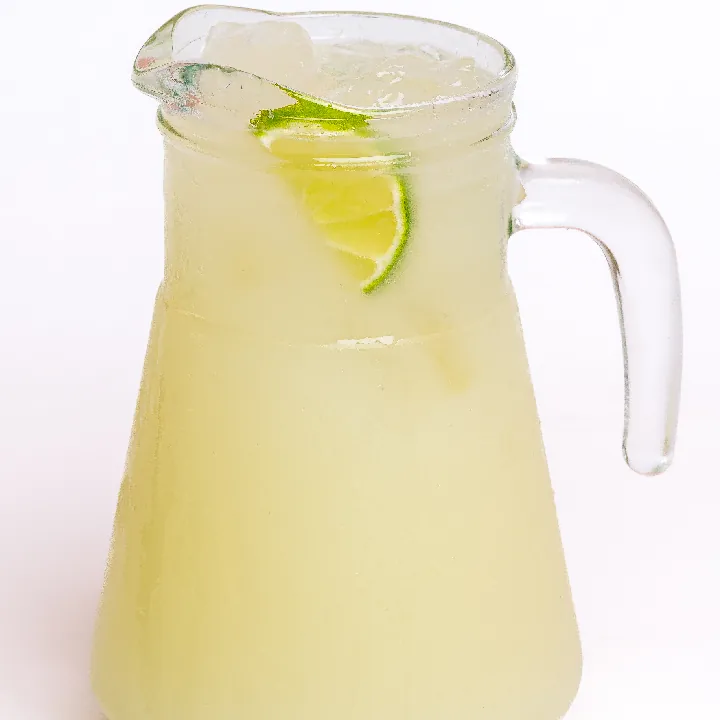Jarra de limonada natural