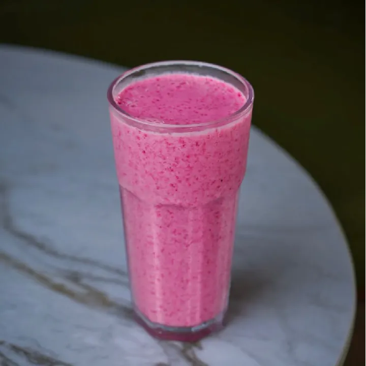 Jugos naturales en leche