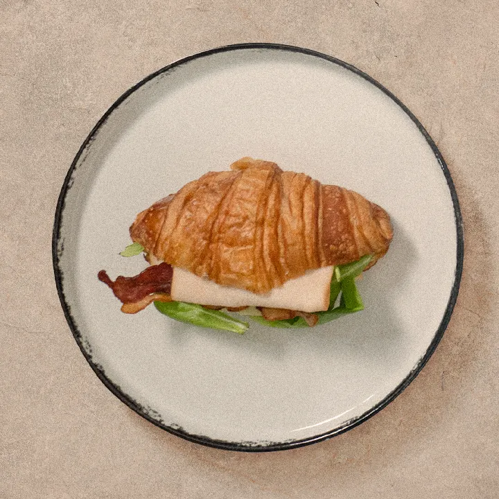 CROISSANT ESPECIAL DE JAMON DE POLLO