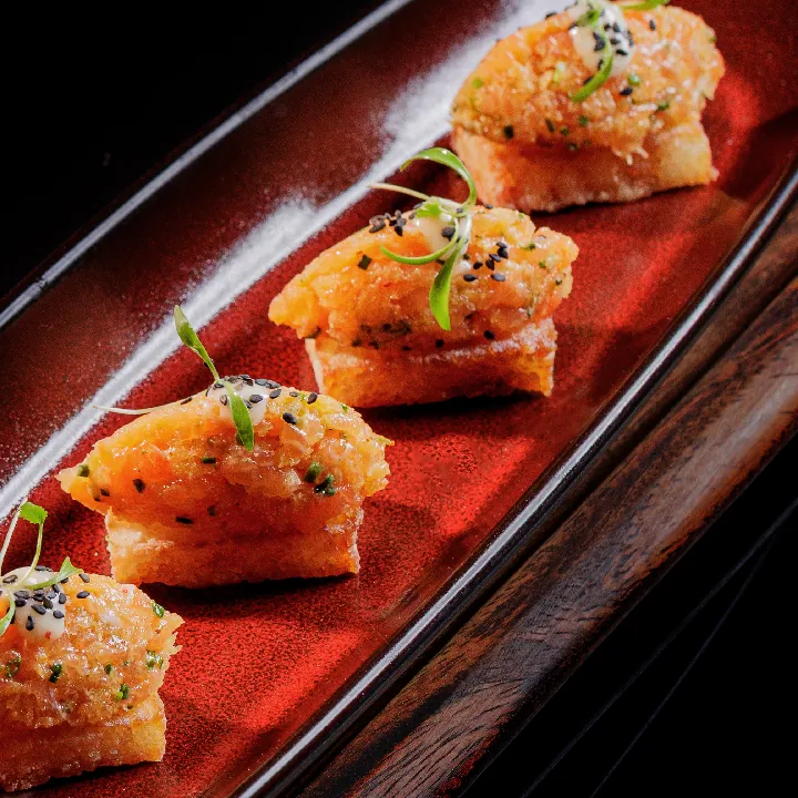 Crispy Rice de Salmón