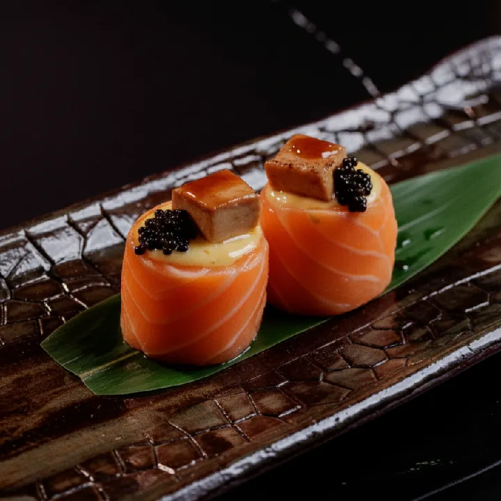 Gunkan de Salmon y Foie Gras