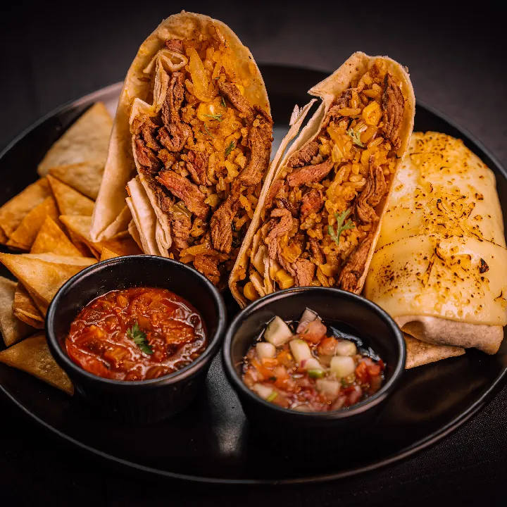 BURRITO DE LOMO SALTADO