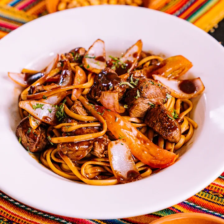 TALLARÍN SALTADO