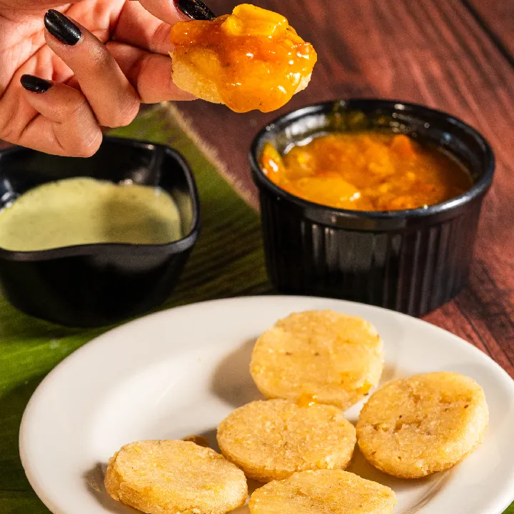 Arepas Fritas con Hogao