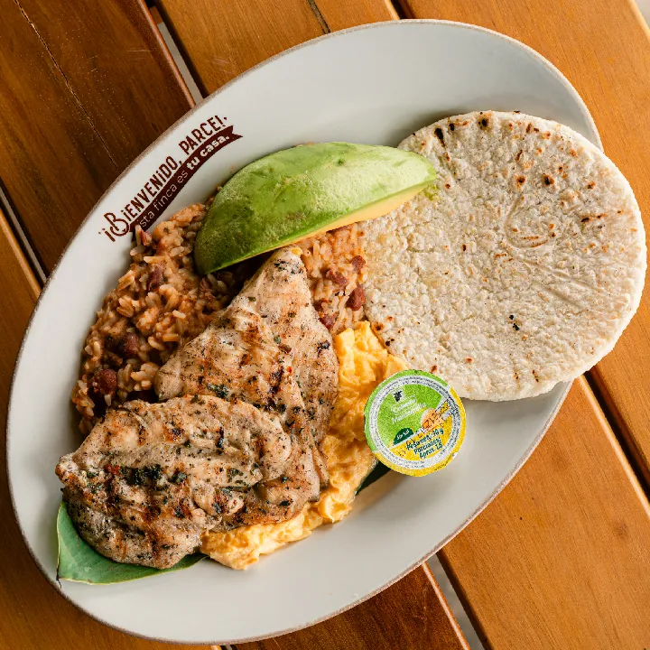 Calentado Montañero con Pollo