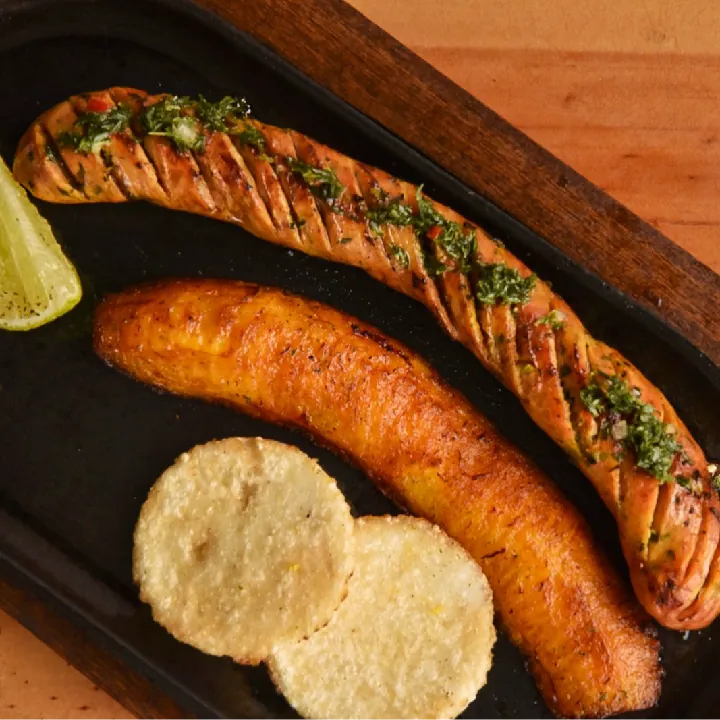 Chorizo Entero Con Maduro