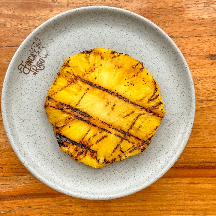 AD. PIÑA PARRILA