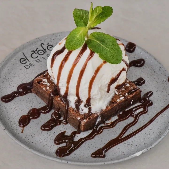 Brownie con Helado