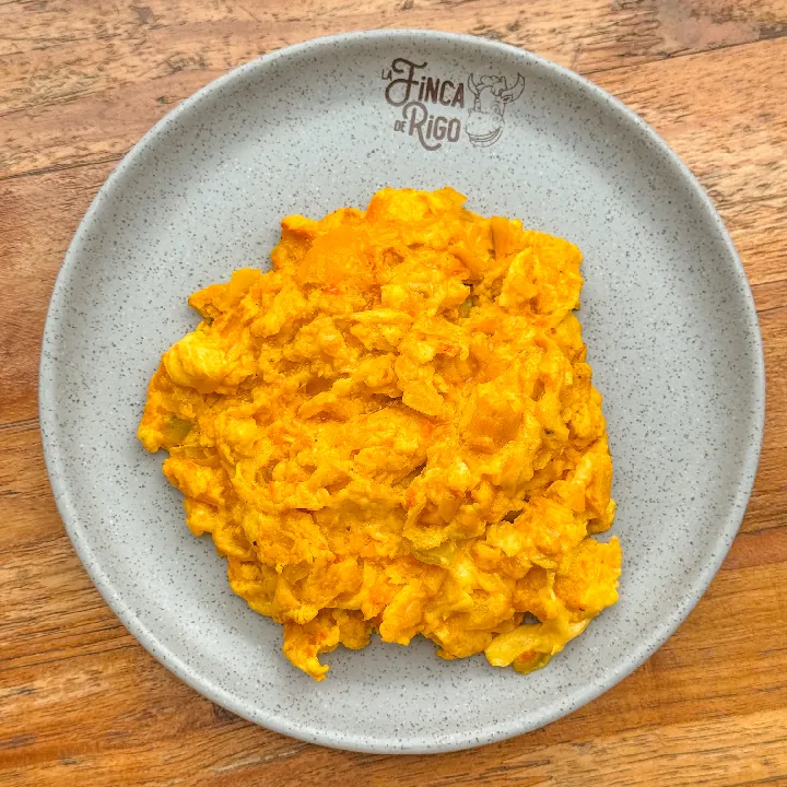 AD. HUEVOS REVUELTOS CON HOGAO