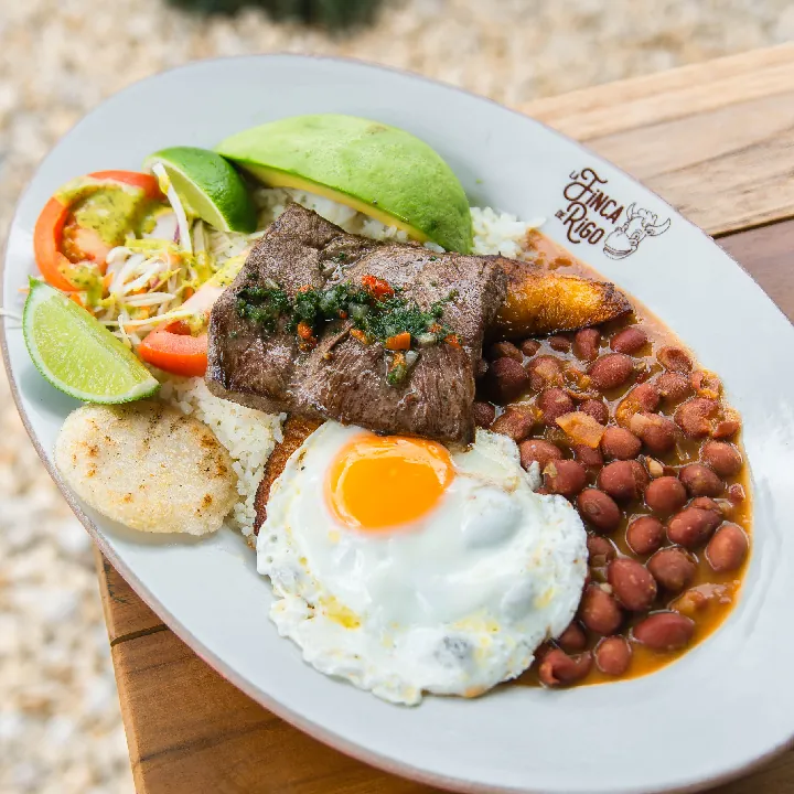 Bandeja Montañera con solomito