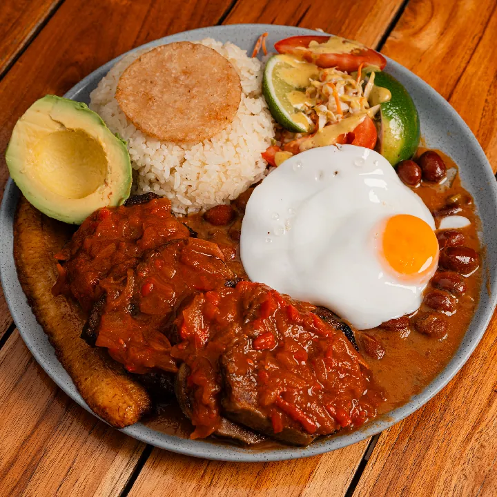 BANDEJA MONTAÑERA CON LENGUA