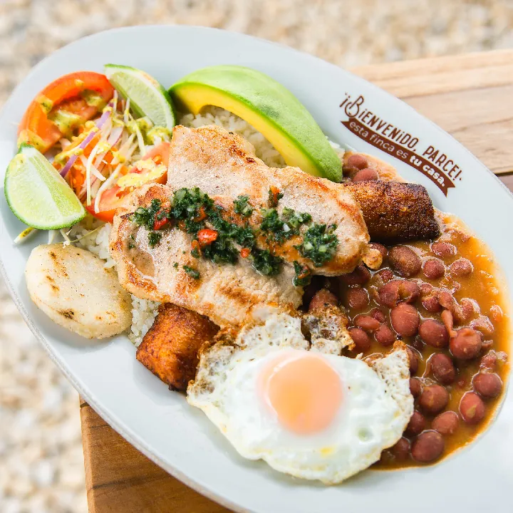 Bandeja Montañera con Pollo