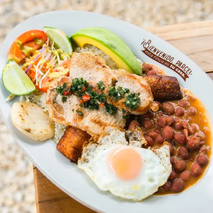 Bandeja Montañera con Pollo