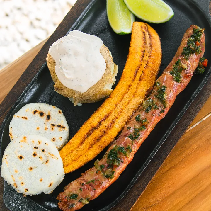 Chorizo Entero Con Maduro