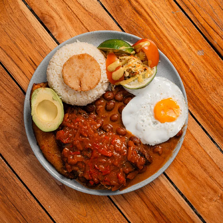 BANDEJA MONTAÑERA CON POSTA 