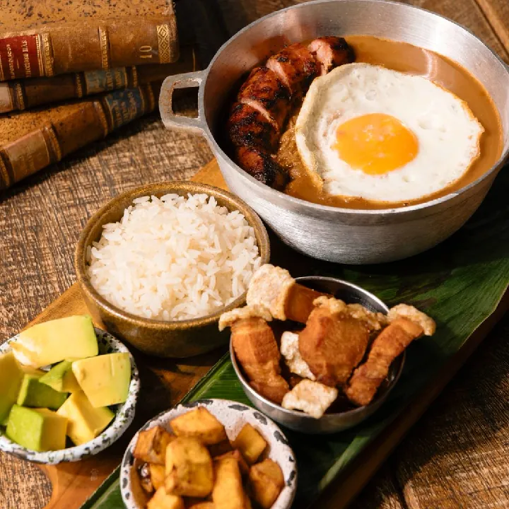 FRIJOLADA DE LA CUADRA