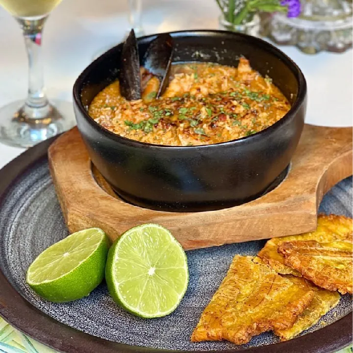 CAZUELITA DE MARISCOS