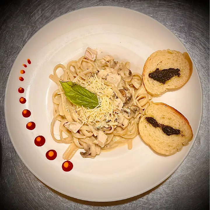 PASTA ALFREDO POLLO