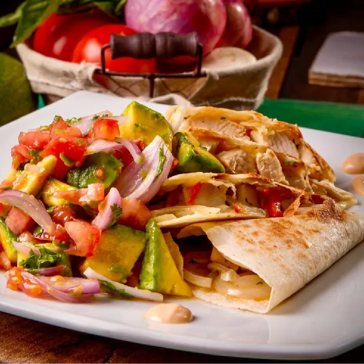 QUESADILLA DE POLLO