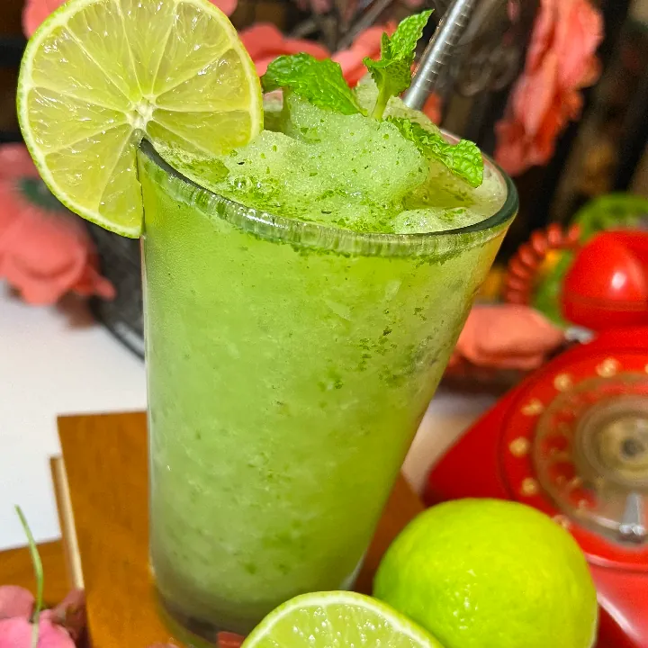 LIMONADA DE HIERBABUENA