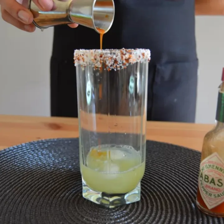MICHELADA PIMIENTA NEGRA Y ROJA