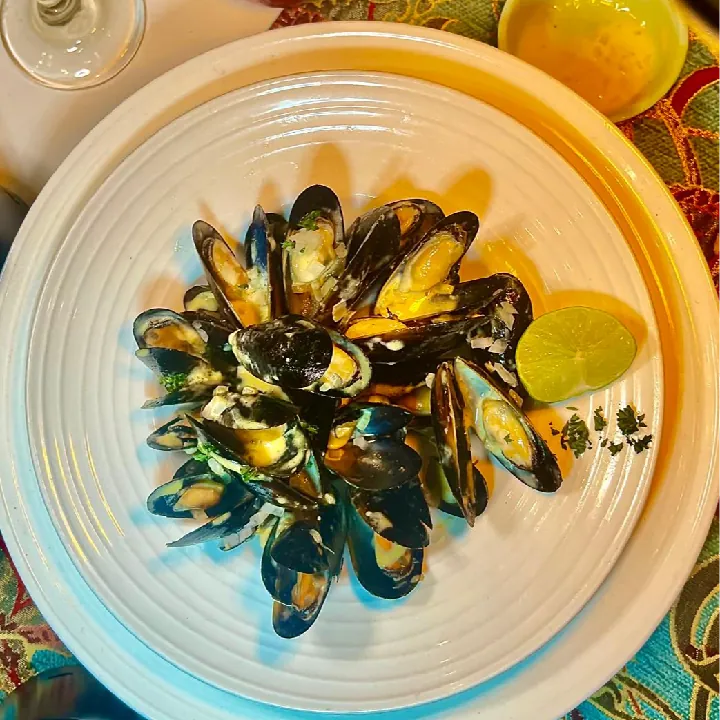 MEJILLONES AL VINO BLANCO