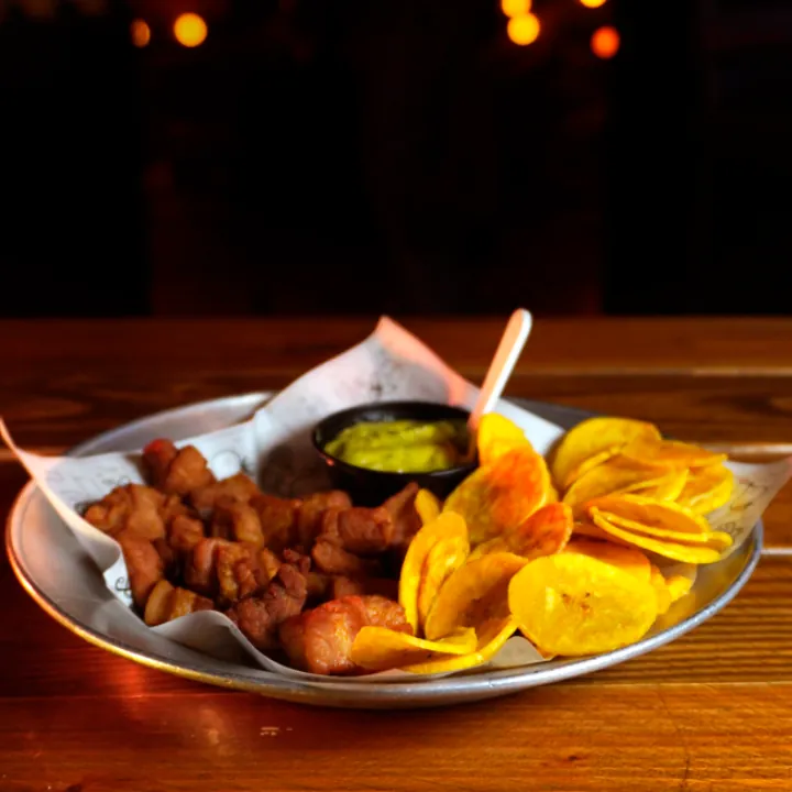 PORCIÓN DE CHICHARRÓN