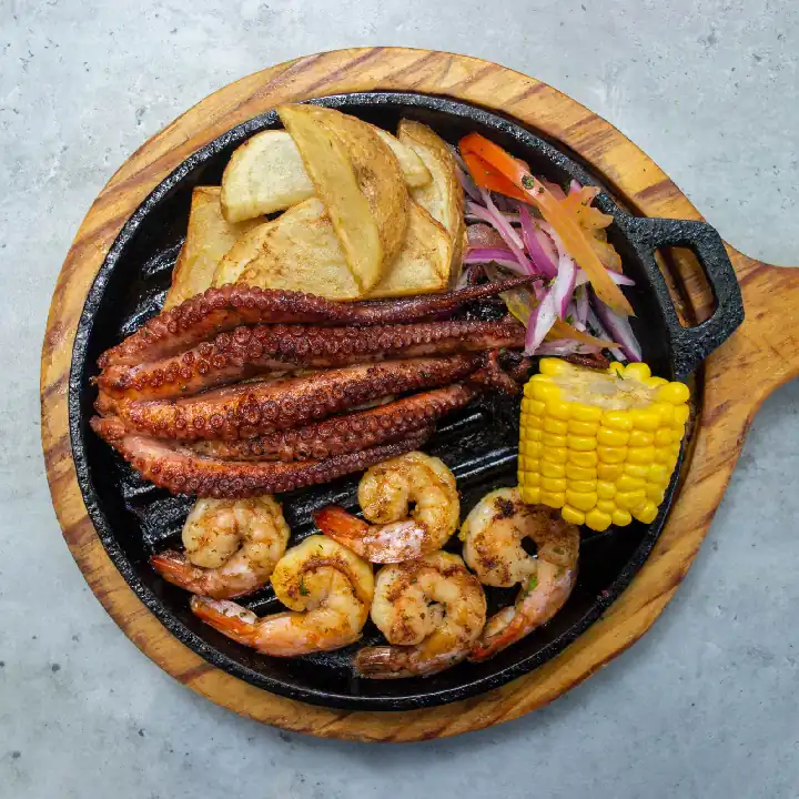 Pulpo y langostinos a la parrilla
